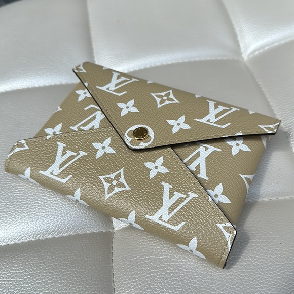 Louis Vuitton monogram kirigami mm cream & white monogram - Picture 10 of 10